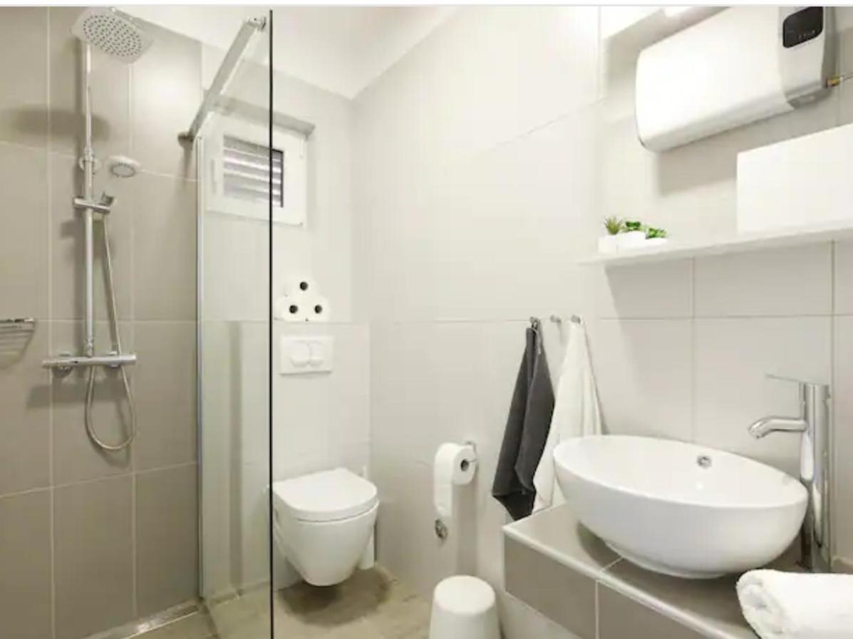 Ojra New Apartment With Seaview Sibenik Room photo